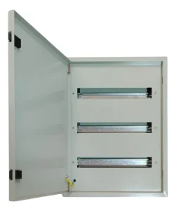Tablero metálico embutido 54 puestos (3 x 18) Ekoline